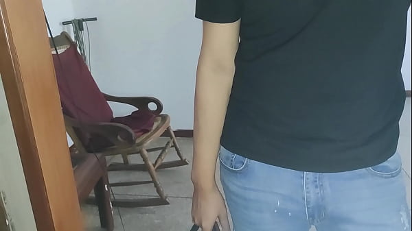 Llegando De Viaje En La Habitación De La Hijastra De Mi Hermanastro LA Follo Duro