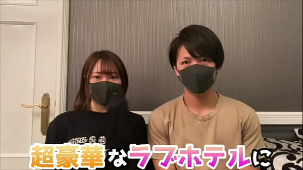 豪華なホテルで盛大に濃厚SEX！高速ピストンで後ろから激しく突きまくって海老反りしながら何度も中イキ　はめどり　バック　喘ぎ声　巨乳　かわいい　素人　カップル　投稿　個人撮影　日本人　えむゆみ