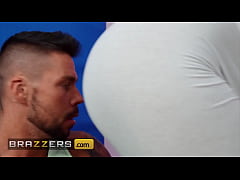 Busty Czech Hottie (Sofia Lee) Enjoys A Nice Fuck During Her Workout - Brazzers