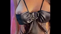 A VIZINHA BUNDA GRANDE ME CONVIDA PARA TRANZAR COM ELA  rosa vermelha