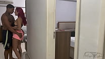 Cводная сестра дрочит киску пальцами пока дома никого нет