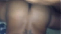 Metendo no cuzinho moreno tatuado