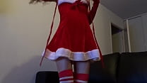 Elle fait un strip tease en mère noel