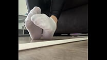 Good Morning! #socksoles #socks #whitesocks #teen #blacknails #hj #feet #fetish