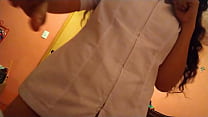 Se quita el uniforme para el novio
