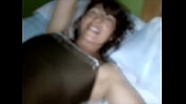 Penetrando el culito de mi esposa.