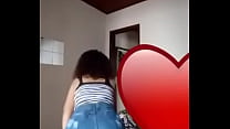Branquinha gostosa dançando