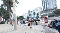 Com mini short passeando em Copabacana, e os machos me comendo com os olhos.