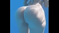Big ass in the pool