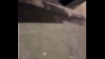Arrivée à la darkroom pour un dogging à l'aveugle... Tu veux voir la suite ? ...