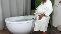 Analua SSBBW Bath Time Deep Throat Solo & Ride