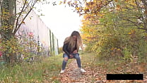 Venturous Vanessa Piss In Public