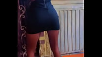 Bella twerking hard