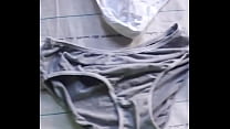 les presento las bragas de mi vecina