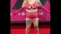 If any folks are still in town from Exxxotica I’d love to collab hmu