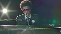 Bruno Mars fodendo seu coração gostosinho em 3 minutos e 54 segundos