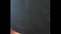 Novinha se masturbando, rasgando a calça de tanto tesão, depois da academia.