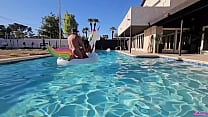 Pool Float Fuck & Underwater Stretch – Pinkinfanity & Thor Johnson