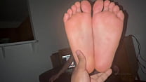 Damn his feet so pretty- robinsoles