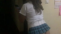 Colegiala nuevo uniforme