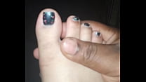 Pretty black toes