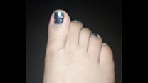 Pretty black toes