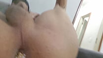Gustavao fazendo solo com plug anal
