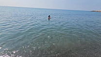 Onlymaya - Chat on the beach with passers-by and voyeurs.
