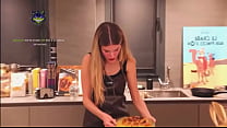 Irina Isasia Cocinando