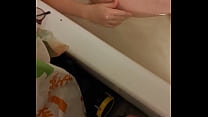 Cums on me in the Bath