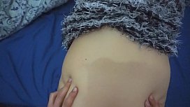 Die heiße Milf genießt guten Analsex