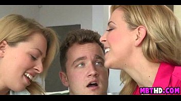 Belle-Mère Blonde Et Tag Team Le Coq 13