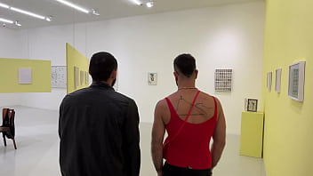 Work, museum, visitors...possibilities to live and experience going to a gallery