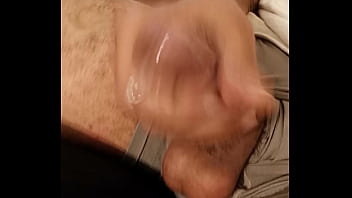 Branler Avec Une Grosse Éjaculation