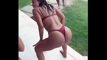 ANITTA REBOLANDO YUMMY