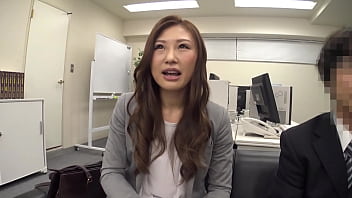 https://bit.ly/3qXo6ix　What happens to the female boss who once allowed vaginal cum shot in front of the unequaled cock? The female boss who missed the last train and her subordinates are alone in a closed office! Japanese amateur homemade porn. [Part 1]