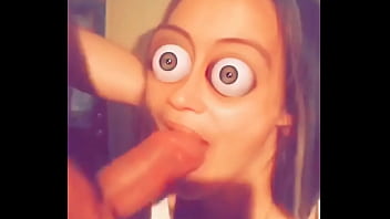 Elle S'amuse Et S'amuse À S' Avec Ma Grosse Bite Lors D'une Conversation Instantanée