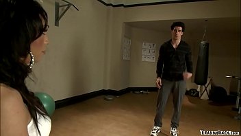 Shemale gets blowjob from trainer stud - XVIDEOS.COM