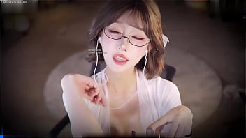 Zhang Ailing Fan Festival OL who was caught by the unspoken rules of the office. The most domestic and foreign ASMR large-scale paid welfare station on the entire network. For more information, please go to Telegram t.meaceasmr