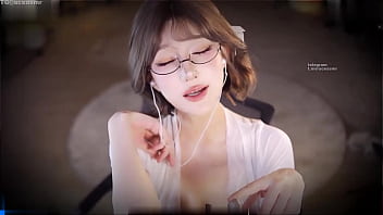 Zhang Ailing Fan Festival OL who was caught by the unspoken rules of the office. The most domestic and foreign ASMR large-scale paid welfare station on the entire network. For more information, please go to Telegram t.meaceasmr