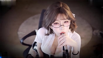 Zhang Ailing Fan Festival OL who was caught by the unspoken rules of the office. The most domestic and foreign ASMR large-scale paid welfare station on the entire network. For more information, please go to Telegram t.meaceasmr