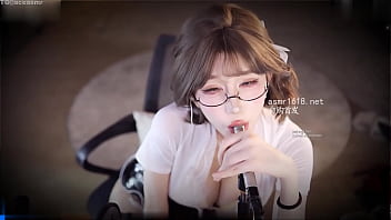 Zhang Ailing Fan Festival OL who was caught by the unspoken rules of the office. The most domestic and foreign ASMR large-scale paid welfare station on the entire network. For more information, please go to Telegram t.meaceasmr