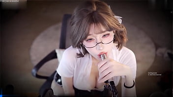 Zhang Ailing Fan Festival OL who was caught by the unspoken rules of the office. The most domestic and foreign ASMR large-scale paid welfare station on the entire network. For more information, please go to Telegram t.meaceasmr
