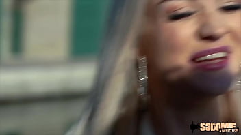 Nathalie, belle blonde, se fait détruire le fiak