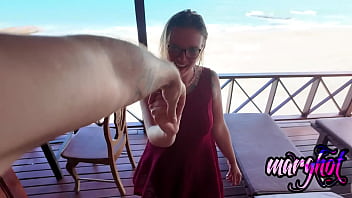 duo love en front de mer dans une villa thaïlandaisebaise de couple en ...