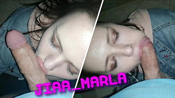 Ð¡ÑÑÐºÐ° ÑÐ¾ÑÐµÑ Ð±Ð¾Ð»ÑÑÐ¾Ð¹ ÑÐ»ÐµÐ½ Ð¸ Ð³Ð»Ð¾ÑÐ°ÐµÑ ÑÐ¿ÐµÑÐ¼Ñ - Ð¼Ð¸Ð½ÐµÑ Ð½Ð° Ð² Ð¿Ð¾Ð´ÑÐµÐ·Ð´Ðµ