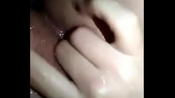 Prima caliente, solos en casa.