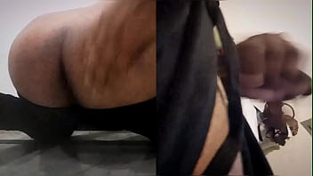 thumb my big ass maki  ng bbc cum  