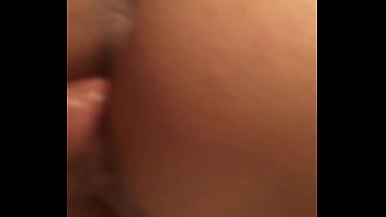 Nasse Göre kriegt volle Ladung tief rein!