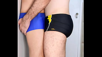 thumb machos sarrando  de sunga e pau duro duro  duro duro